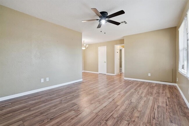 Building Photo - 317 E Key Blvd