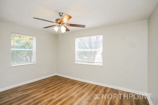 Building Photo - 2040 Union St S