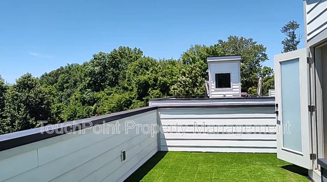 Building Photo - 1037 Wesley Terrace Ave