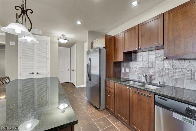 Building Photo - 2405 W Serene Ave