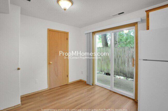 Building Photo - Spacious Updated Three Bedroom in Cully - ...