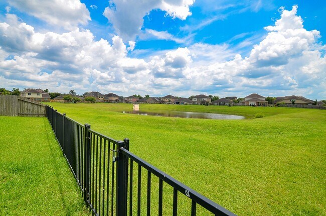 Building Photo - 2227 Leonetti Ln