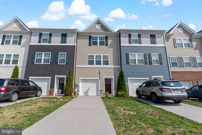 Primary Photo - 162 Magellan Dr
