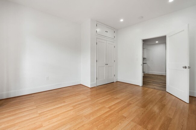Building Photo - 136A Sherman Ave