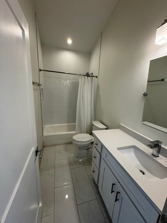 Building Photo - 130 Walnut St