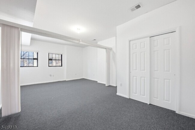 Building Photo - 44 1/2 3rd Street Unit