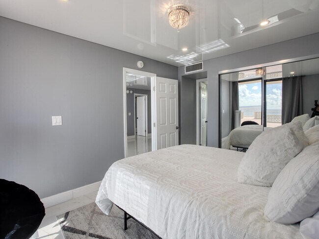 Building Photo - 3456 S Ocean Blvd