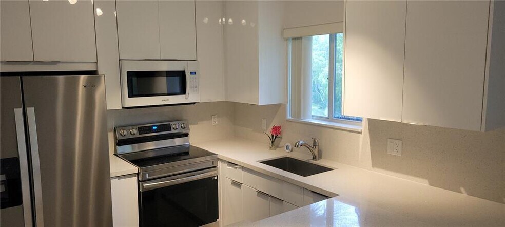 Primary Photo - 2125 NW 77th Way