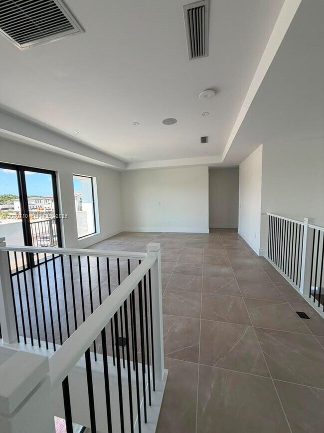 Building Photo - 8540 NW 160th Terrace