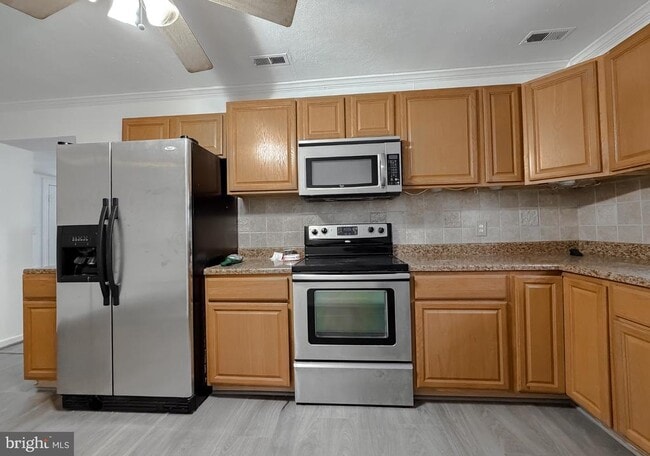 Building Photo - 35972 Washington Ave