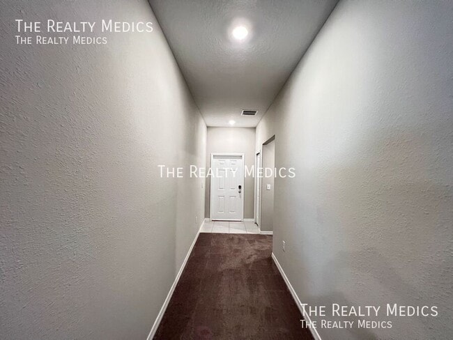 Building Photo - 13063 SW 43rd Ave Rd