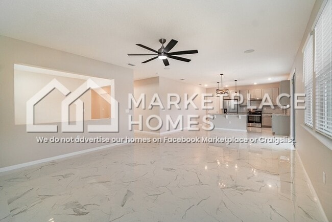 Building Photo - 11033 Stapleton Dr