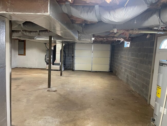 Building Photo - 3 Bedroom 2 Bathroom Home in Kingsport, TN