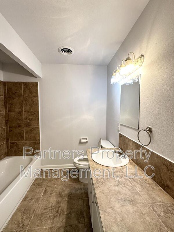 Building Photo - 14171 Wolf Dr