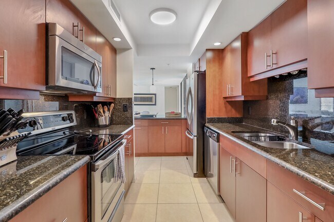 Building Photo - 3000 N Ocean Dr