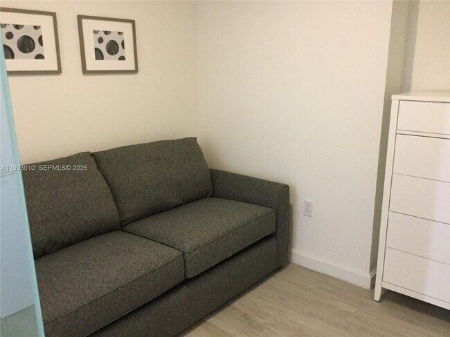 Building Photo - 55 SW 9th St