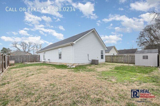 Building Photo - 2BR/1BA Bungalow with Fenced Yard in Sprin...