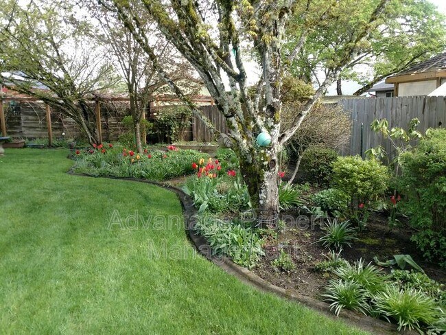 Building Photo - 2350 NW Green Cir