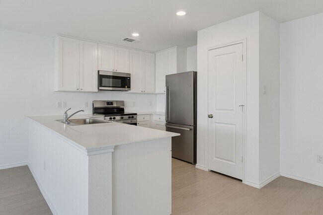 Building Photo - 216 Ayla Marie Cove