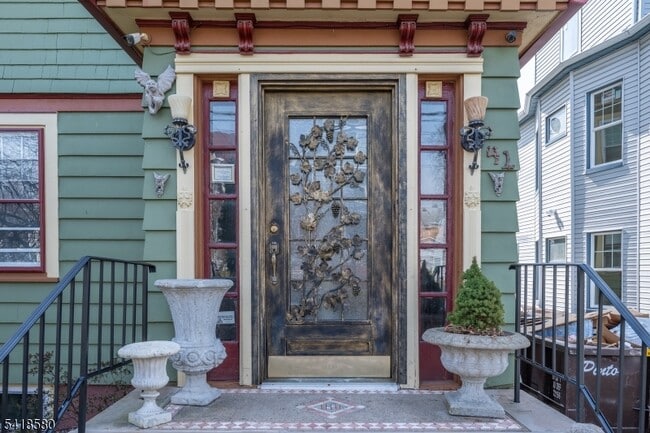 Building Photo - 41 Beekman St