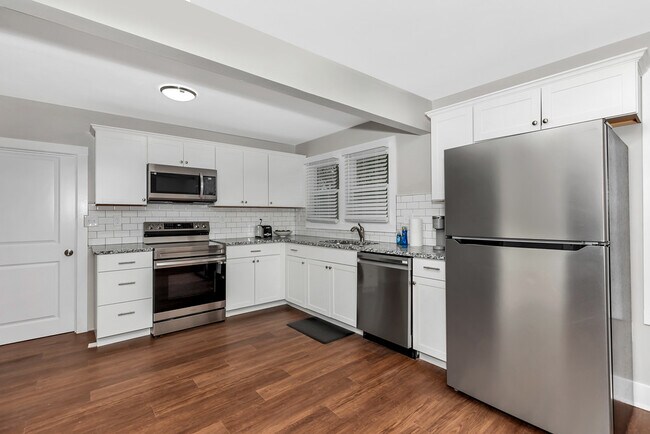 Building Photo - 3700 8th Ave SW