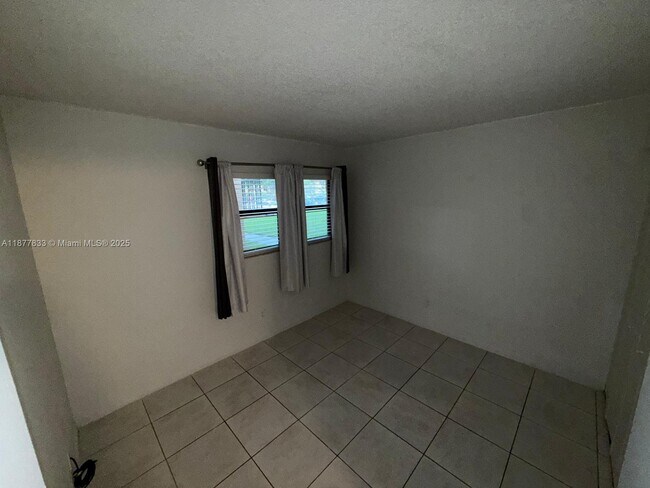 Building Photo - 3396 Foxcroft Rd