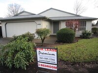 Building Photo - Three Bedroom in South Salem