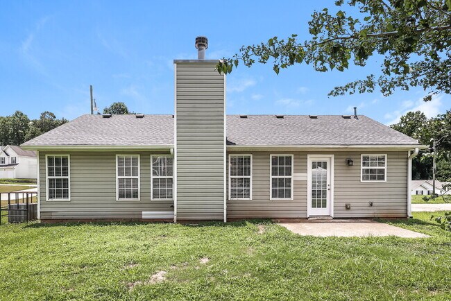Building Photo - 725 Cherry Branch Cir