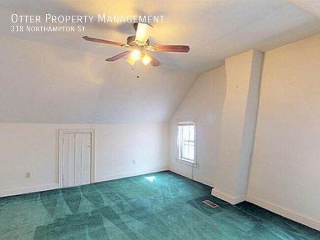 Building Photo - 3BR/2BA Spacious Home with Private Fenced ...
