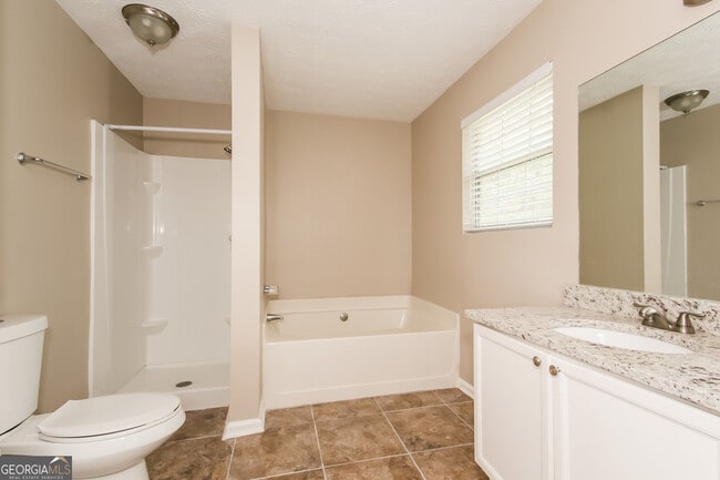 Building Photo - 640 Windchase Pl