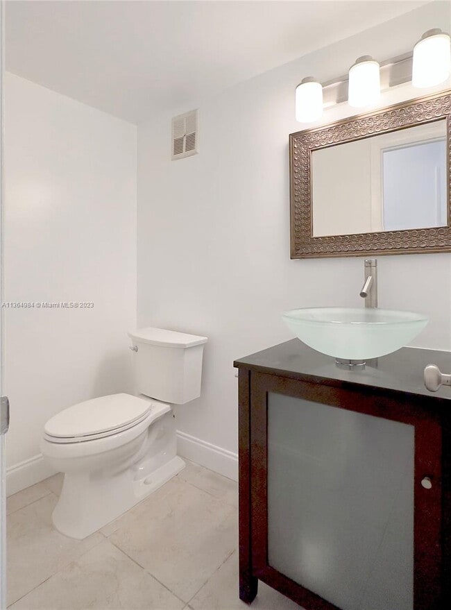 Building Photo - 8483 SW 137th Ave