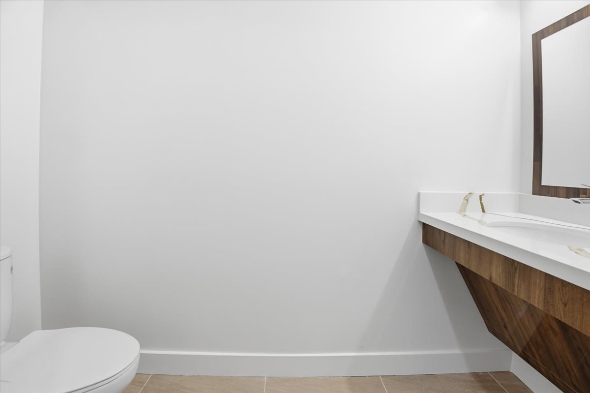 Building Photo - 1820 Prosser Ave