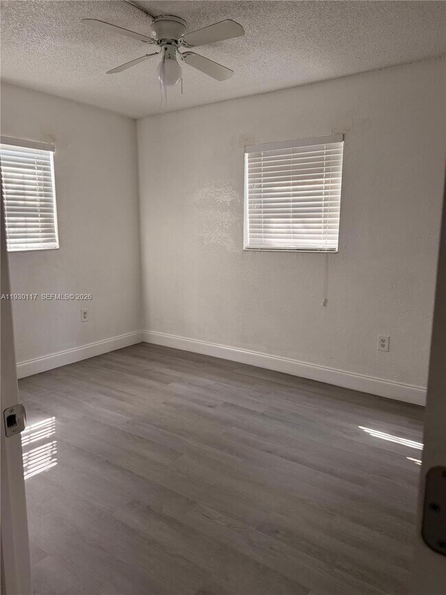 Building Photo - 1123 NW 27th Ave