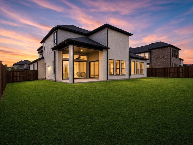 Building Photo - 470 Providence Dr