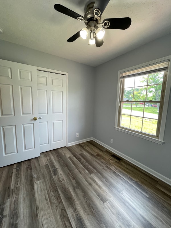 Building Photo - 1601 Rhode Ct
