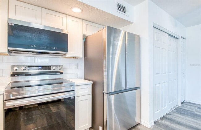 Building Photo - 717 E Gulf Blvd