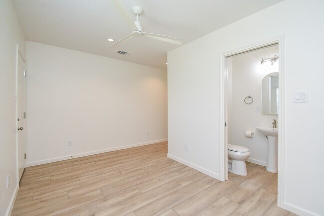 Building Photo - 2509 Terry St