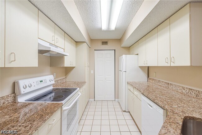 Building Photo - 13515 Eagle Ridge Dr