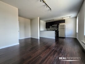 Building Photo - 2420 N Kedzie Ave