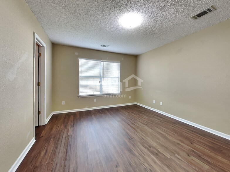 Building Photo - 64 Cordage Cir