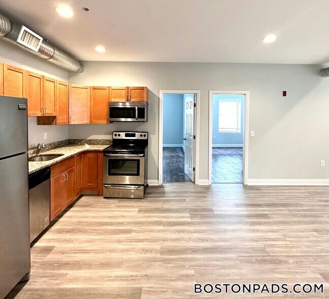 Building Photo - 26 Portland St