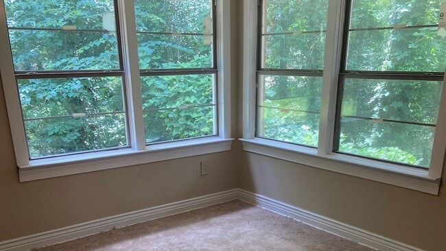 Building Photo - 1813 Dogwood Dr