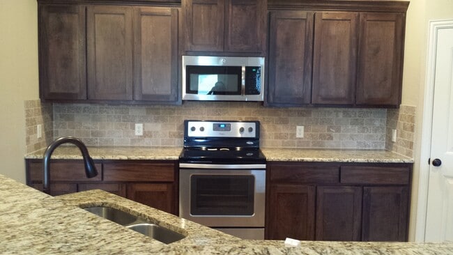 Building Photo - 8830 Kiowa- 2016 Custom Built Home!!!
