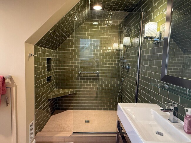 Building Photo - 282 Snyder Rd