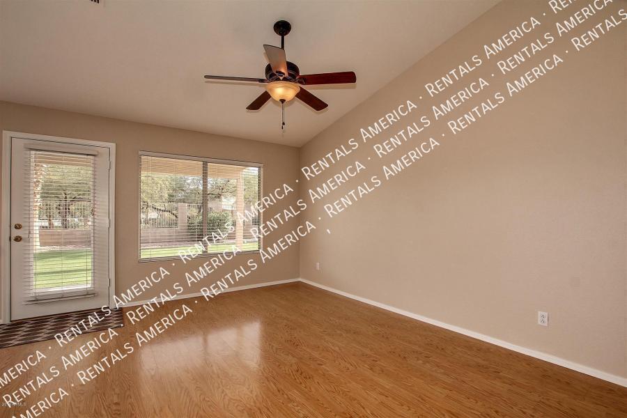Building Photo - 2131 S Navajo Way