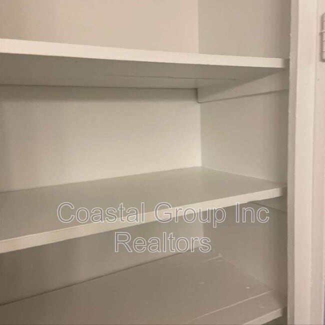 Building Photo - 5224 Silvey Dr