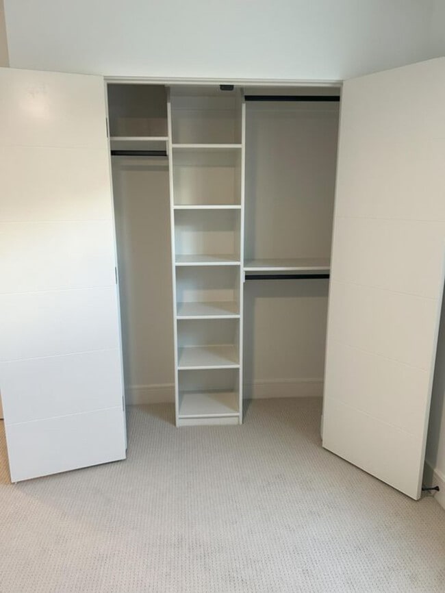 Building Photo - 288 E Center St