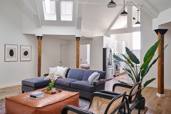 Building Photo - Monroe Co-Living