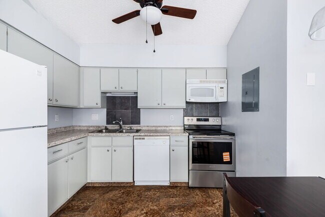 Building Photo - 8803 Colorado Blvd