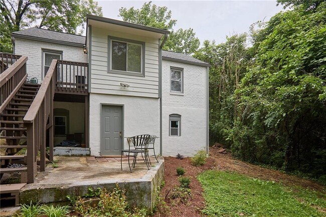 Building Photo - 1235 Beechview Dr SE